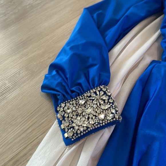 Sherri Hill 2 piece prom dress. Size 00 - Picture 8 of 12